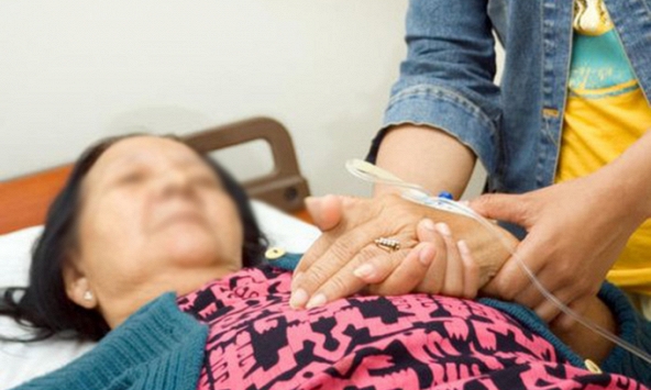 Người phụ nữ chăm thể dục, tránh bia rượu nhưng bị ung thư trực tràng vì món rau rất quen trên mâm cơm Việt