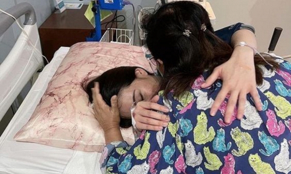 Nhiều lần bỏ lỡ 1 thứ cực nhỏ trên móng tay, cô gái nhận chẩn đoán ung thư