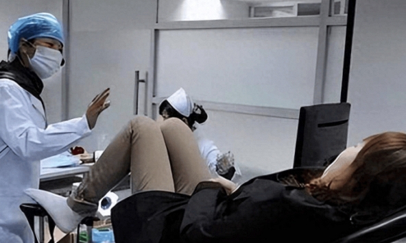 Cô gái mắc ung thư âm đạo dù chưa từng quan hệ bừa bãi, hóa ra do một thứ thường dùng trong kỳ kinh nguyệt gây họa