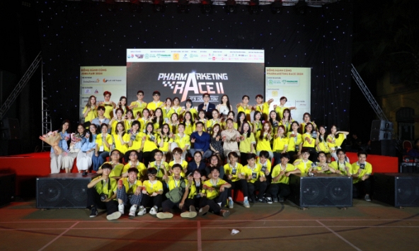 Đã tìm ra chủ nhân của chiếc cúp Quán quân PharMarketing Race 2024 - sân chơi cho những bạn trẻ đam mê Marketing Dược