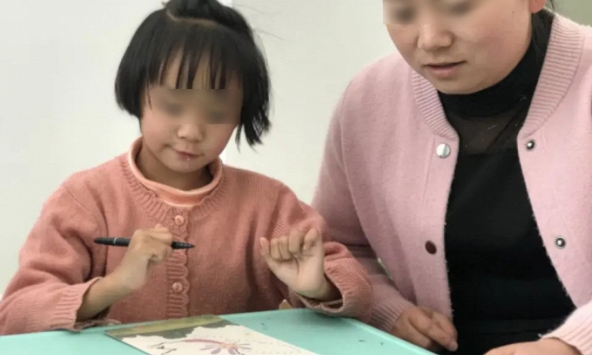 Con sinh ra thiếu tháng, chậm phát triển, người mẹ 8 năm tự trách vì sở thích ăn uống của mình