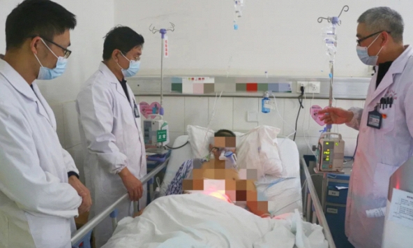 Chàng trai 26 tuổi mắc ung thư, phải cắt bỏ 2/3 dạ dày do làm việc này 400 lần/năm