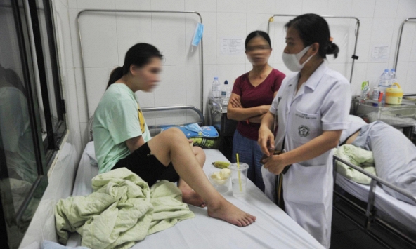 30 tuổi vẫn độc thân, mẹ đưa con đi khám... tâm thần