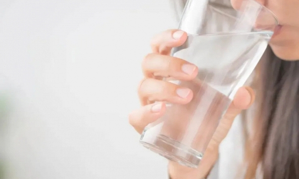 4 triệu chứng sau khi uống nước là 'lời cầu cứu' từ thận của bạn