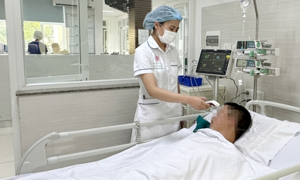 Người đàn ông bị sốc nhiễm trùng nhiễm độc thức ăn vì món 'cực cuốn' nhiều người mê