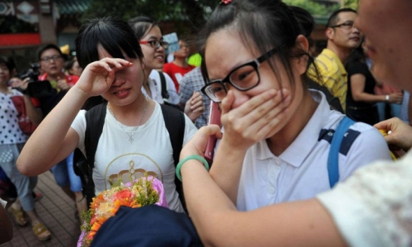 Suốt từ hôm qua đến nay, nhiều phụ huynh TP.HCM mất ăn mất ngủ vì điều này, chỉ biết thương con đến phát khóc