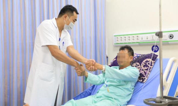 Người đàn ông liệt nửa người do đột quỵ, bác sĩ cảnh báo 2 yếu tố nguy cơ có ở nhiều người