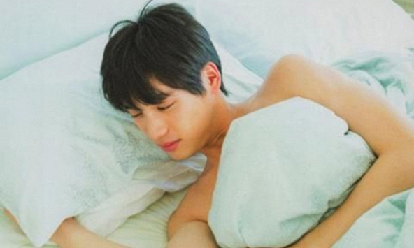 Sáng ngủ dậy thấy 4 dấu hiệu chứng tỏ ung thư đang “ngấu nghiến” lá phổi, cần khám ngay