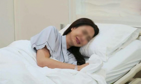 Táo bón nửa năm không khỏi, cô gái sốc khi thấy thứ 'bít kín' đường ruột