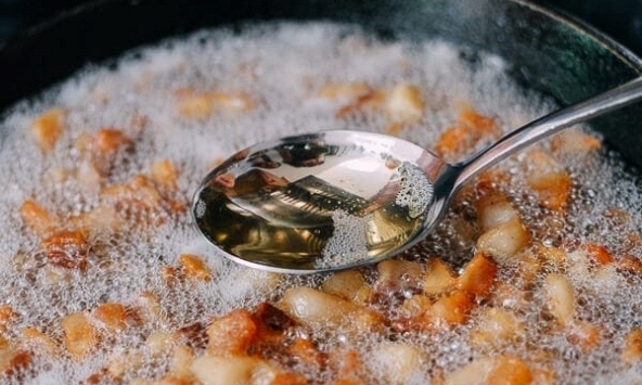 2 trong 3 người một nhà bị đột quỵ, bé 10 tuổi cũng cao huyết áp, nguyên nhân do ăn thịt lợn theo cách này