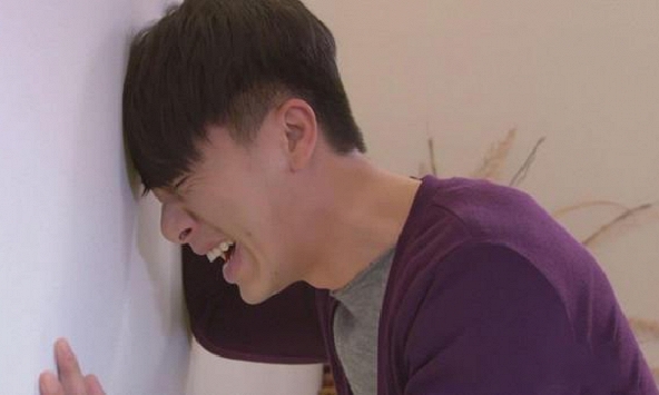 Chàng trai 28 tuổi đau đầu dữ dội, 'não đóng băng' vì thứ không ai ngờ