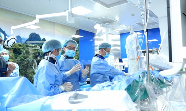 Uống chưa say, nam thanh niên đã đau ngực dữ dội, 2 giờ sau ngưng tim: Dù không uống rượu, đây là việc cần làm ngay kẻo bị tương tự