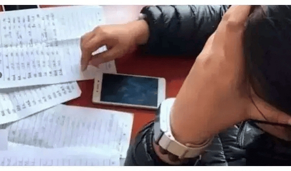 Vay 300 triệu từ bạn cùng lớp, nam sinh sau đó mất tích một cách bí ẩn, lời nói của mẹ 'chủ mưu' mới gây sốc