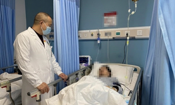 Tưởng mình luôn khỏe mạnh, người đàn ông suy sụp khi phát hiện ung thư tuyến tiền liệt: “Vợ nhắc nhiều lần nhưng tôi gạt đi”