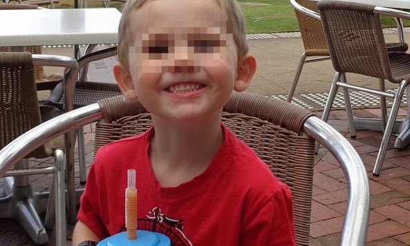 Bé trai 3 tuổi mất tích bí ẩn, sau 10 năm, bà nội thú nhận thông tin mới gây sốc 