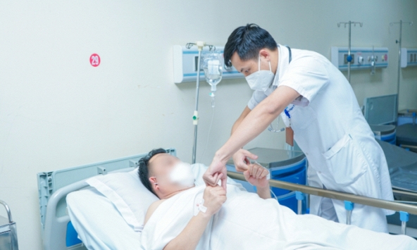 Cấp cứu vì tai nạn giao thông, người đàn ông được phát hiện nhồi máu não