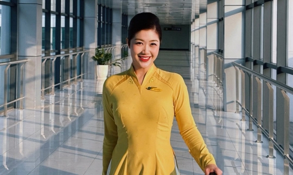 Tôn Nữ Nam Phương - Tiếp viên trưởng Vietnam Airlines: 10 năm trong ngành, nhan sắc và cuộc sống thay đổi ra sao?