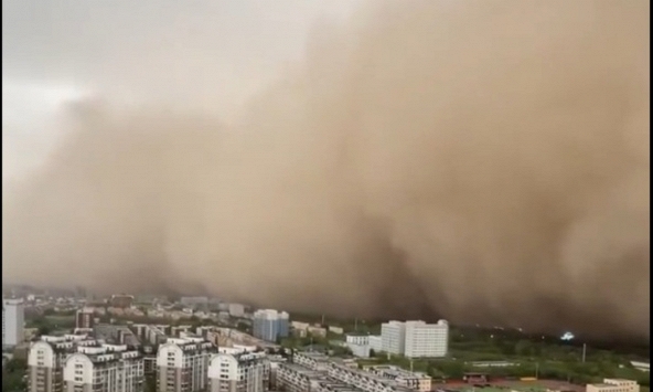 Khung cảnh tựa trong phim tận thế tại Trung Quốc  