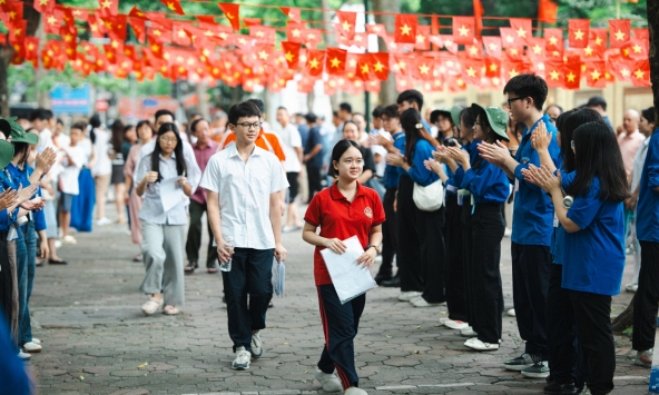 CẬP NHẬT: Gợi ý đáp án đề thi Ngữ Văn vào lớp 10 Hà Nội năm 2026