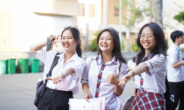 Hơn 1,2 triệu sĩ tử bước vào môn thi đầu tiên của kỳ thi tốt nghiệp THPT 2026