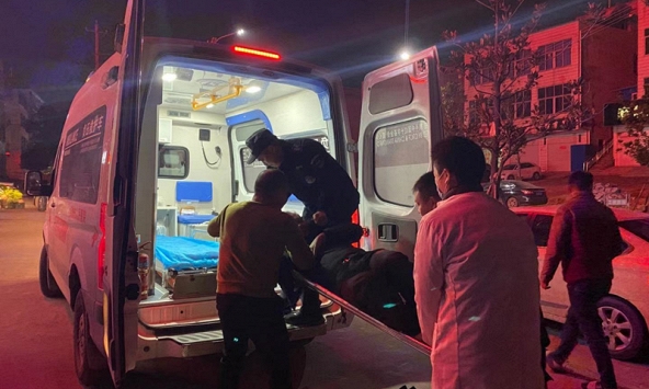 Người đàn ông tử vong sau cơn đau tim đột ngột, bác sĩ nói thẳng: Uống thuốc thế này ngang 'tự sát'
