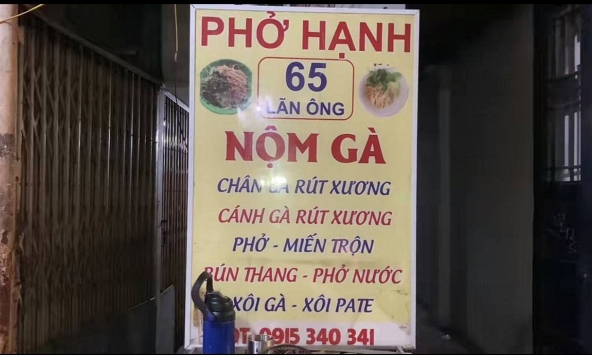 Khách Nhật ăn gà Hà Nội rồi ví như 'say nắng một cô bé kém tuổi', mê đến mức muốn ăn liền 3 bát