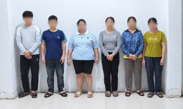 Khởi tố '2 cặp ông bà thông gia' vụ con không có thai nhưng nói dối bác sĩ đòi mổ bỏ, cả gia đình livestream gây rối tại bệnh viện