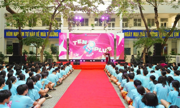 Gần 20 năm qua, Chuyên Ngữ vẫn giữ một 'đặc sản' để chào học sinh mới: Trường ngoài thấy mà muốn tham gia ké!