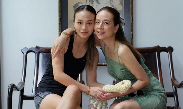 Chân dung ái nữ tỷ phú Madam Pang: 24 tuổi làm Phó chủ tịch, có 2 bằng đại học, Thạc sĩ loại xuất sắc tại Anh