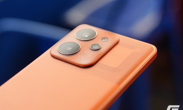 Thử dùng realme P4 Power 5G cày game: Khi “cục pin dự phòng” bước chân vào lãnh địa gaming phone