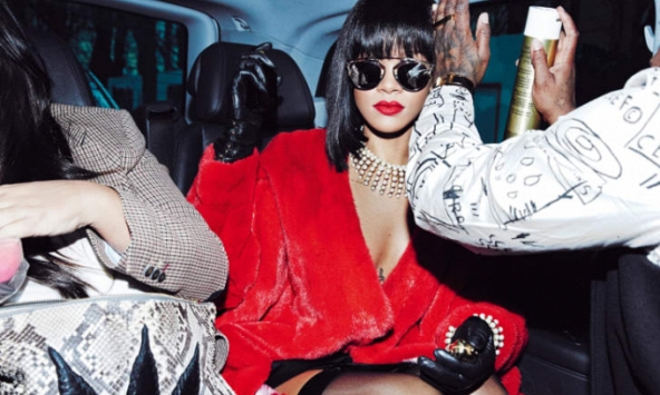  Rihanna ra mắt tự truyện bằng ảnh về cuộc đời mình
