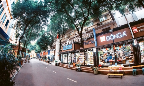 Buổi sáng ở đường sách