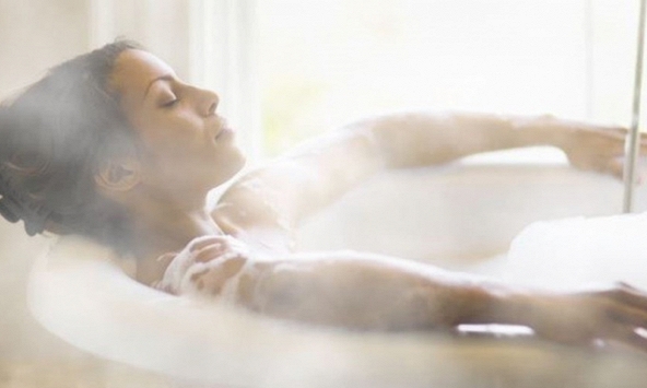 Tắm nước nóng hàng ngày có thể giảm nguy cơ mắc bệnh tim và đột quỵ