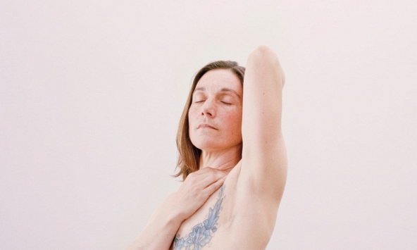 “Reclaim”, dự án ảnh chữa lành vết thương cho những phụ nữ cắt bỏ ngực