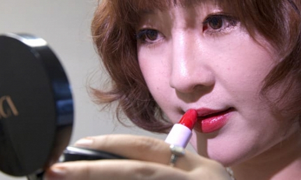 'Sắc đẹp là tự do', giới trẻ Triều Tiên đang bày tỏ quan điểm bằng mỹ phẩm