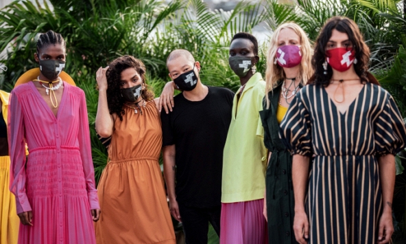 Show đầu tiên tại 'Tuần lễ thời trang New York' trong đại dịch đã diễn ra như thế nào?