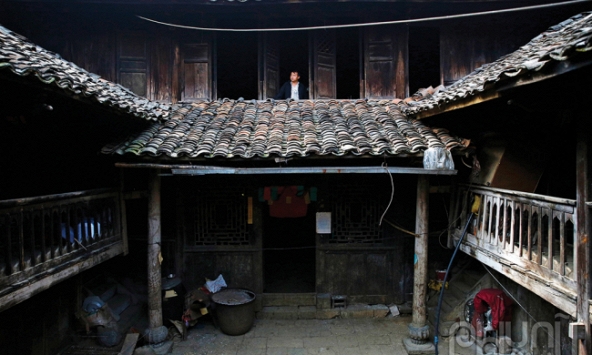 Nhà cổ trăm tuổi ở Há Súng