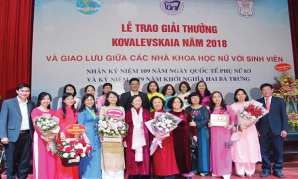 Nữ trí thức Đại học KHTN - Đại học Quốc gia Hà Nội: Nơi nhiều nữ trí thức tỏa sáng từ nghiên cứu khoa học