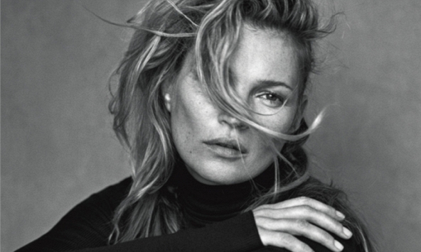 Kate Moss chia sẻ về cơ thể 'siêu gầy': cảm thấy như trở thành “vật tế' cho nhiều người