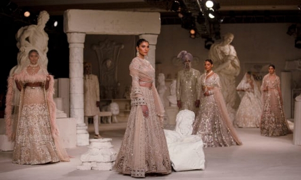 Có gì tại tuần lễ thời trang cao cấp Ấn Độ