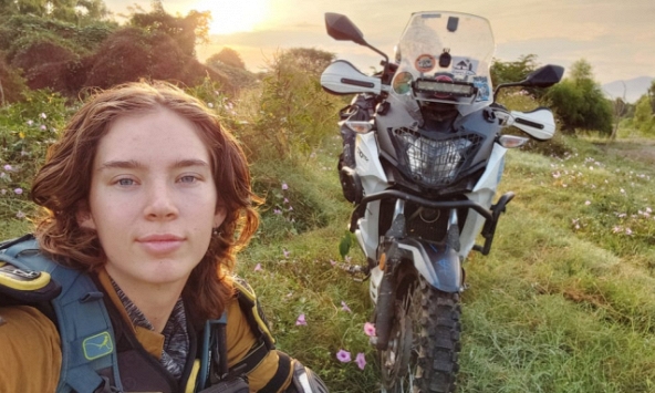 Cô gái với ước mơ trở thành người trẻ nhất vòng quanh thế giới bằng xe máy