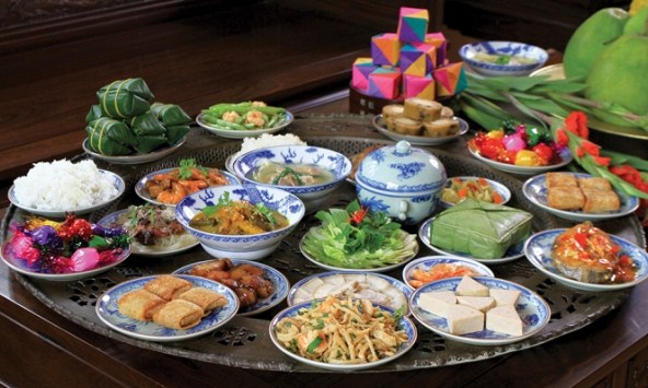 Món Tây trong cỗ Tết ta