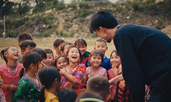 Đừng để thiện nguyện trở thành “sân khấu trình diễn”