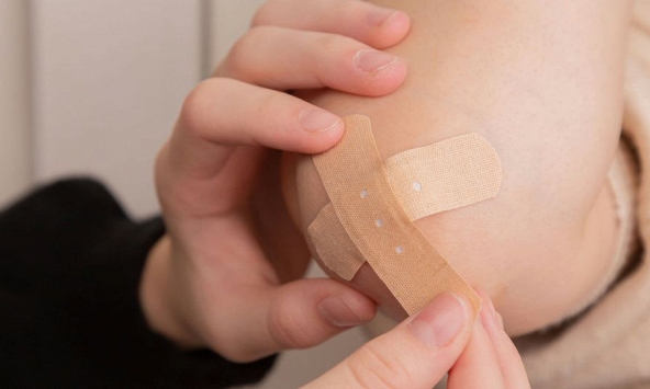 Băng dán AI thông minh giúp đẩy nhanh quá trình lành vết thương