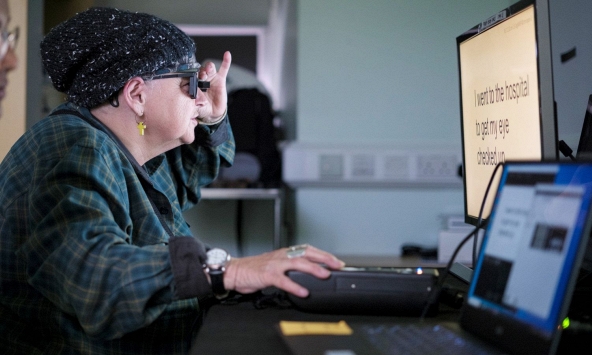 Chip võng mạc AI siêu nhỏ mang lại ánh sáng cho người mù