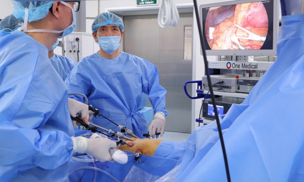 Cứu sống cho cụ bà 80 tuổi mắc ung thư dạ dày ở vùng “tử huyệt”