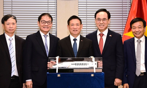 Phó Thủ tướng làm việc với THACO và Hyundai Rotem về dự án đường sắt tốc độ cao