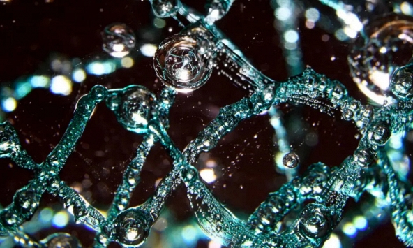 Phát hiện vật chất lai kỳ lạ kết hợp đặc tính của chất lỏng và chất rắn