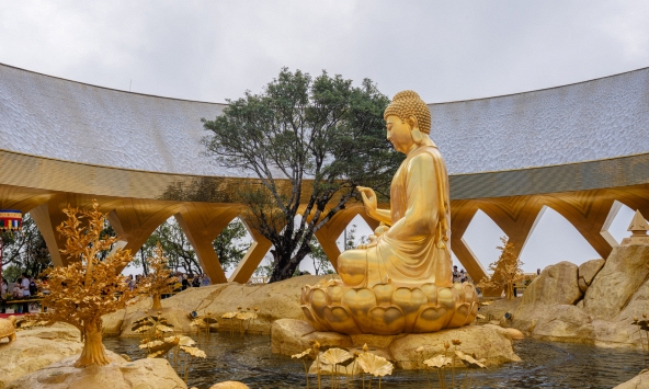 Lên núi Bà Đen “xuyên không” từ quá khứ, hiện tại đến tương lai