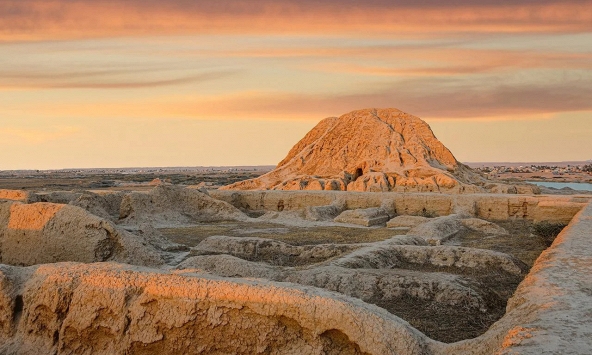 Lớp cát bí ẩn hé lộ dấu vết nghi lễ và nguồn gốc đô thị cổ hơn 4.700 năm tuổi